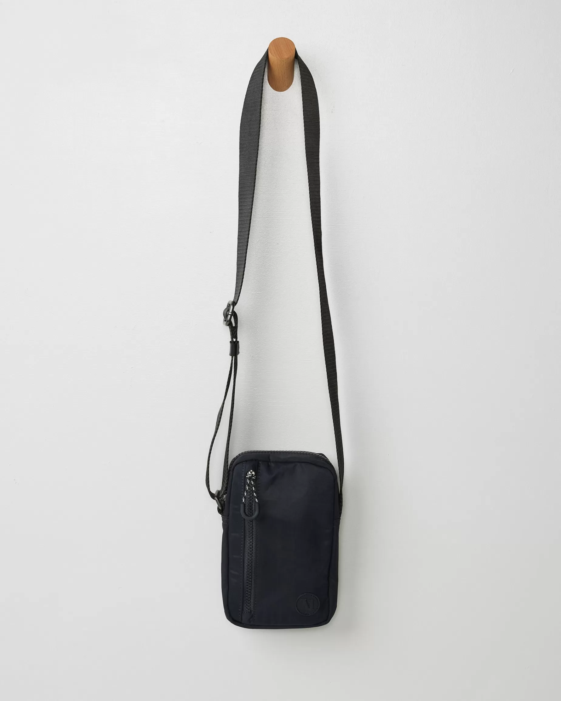 Vuori All Around Crossbody Black New