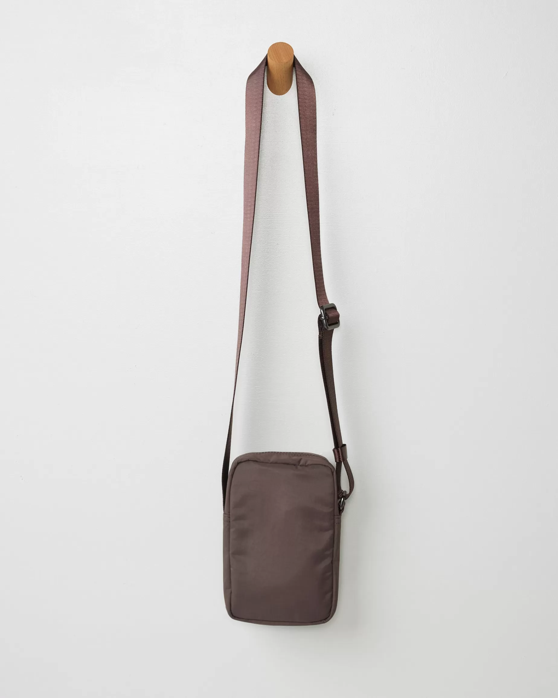 Vuori All Around Crossbody Chocolate Shop