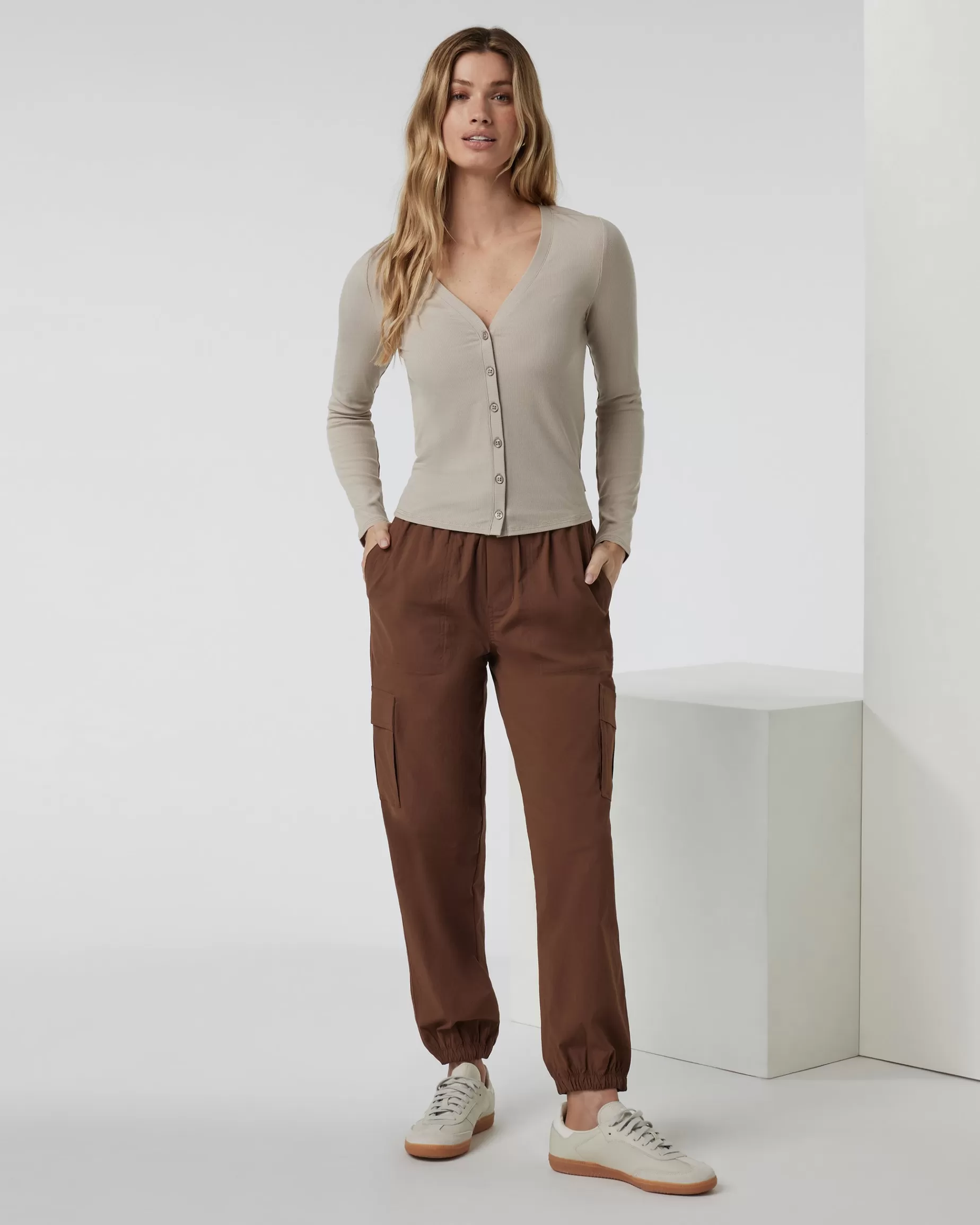 Vuori Birch Jogger Pepper Fashion