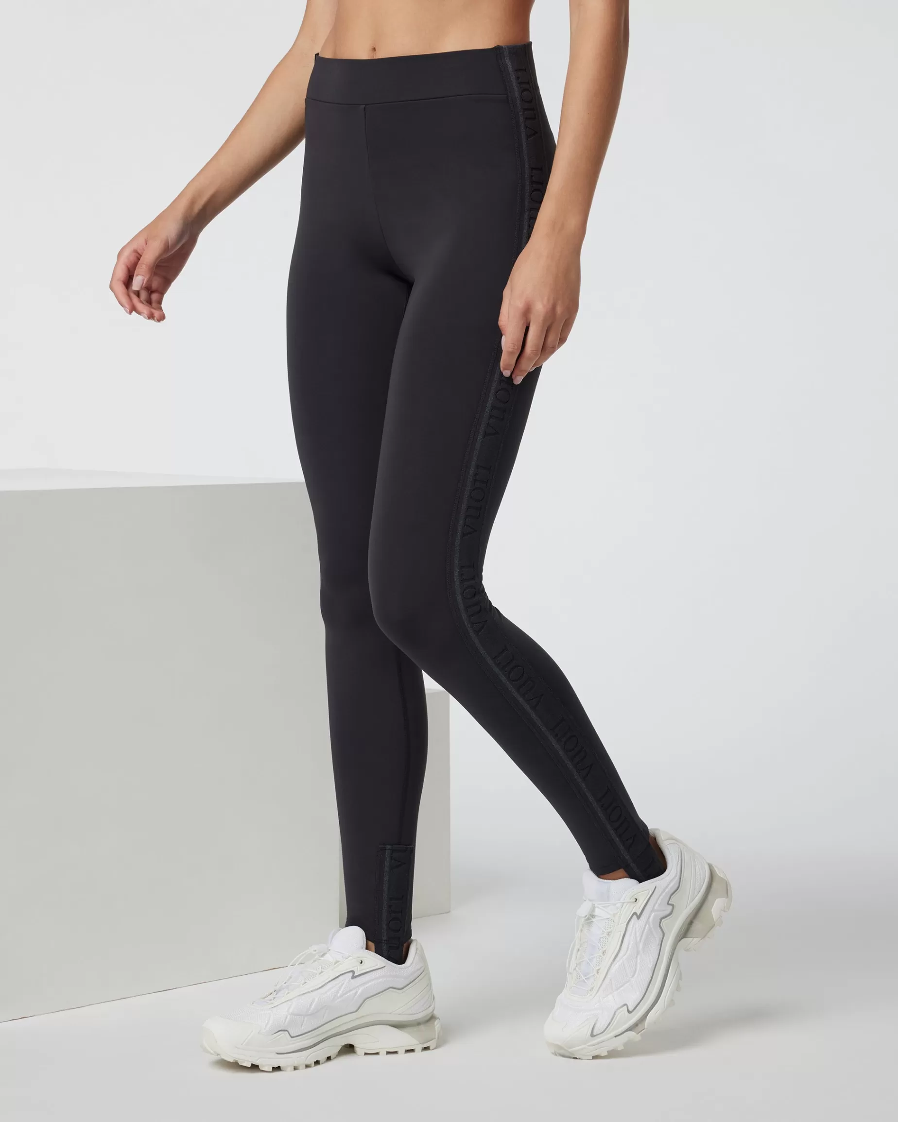 Vuori Chilled Out Stirrup Legging WashedBlack Store