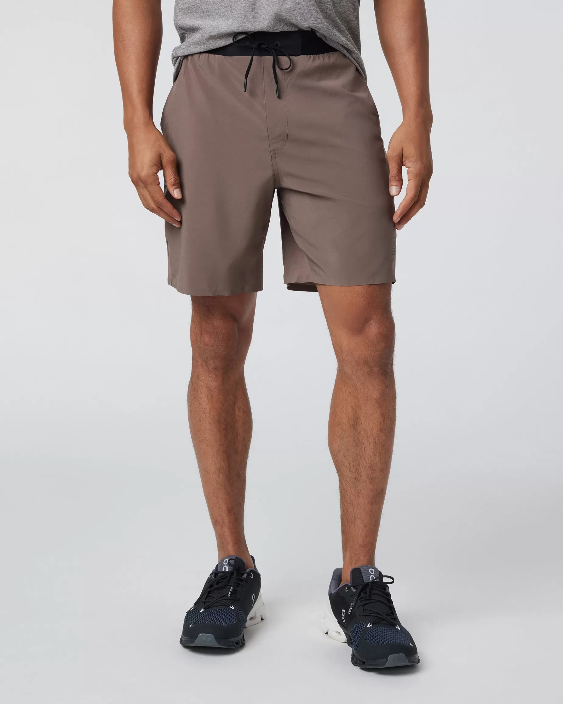 Vuori Domain Performance Short Fossil Hot