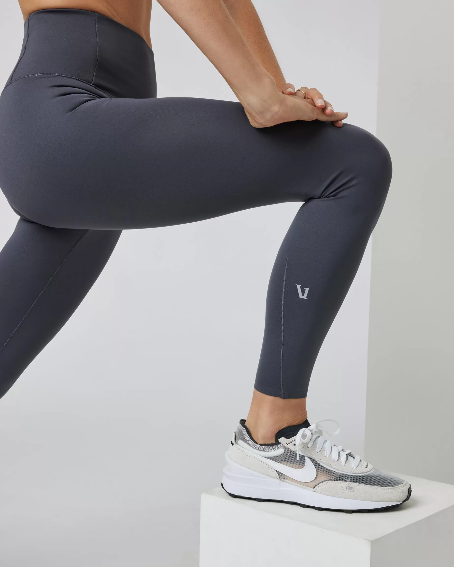 Vuori Evolve Legging Charcoal Best