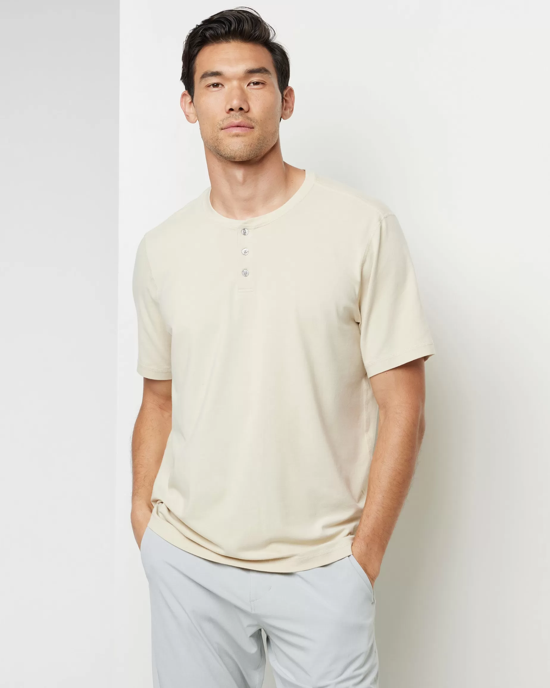 Vuori Short Sleeve Ever Henley Cashew Sale