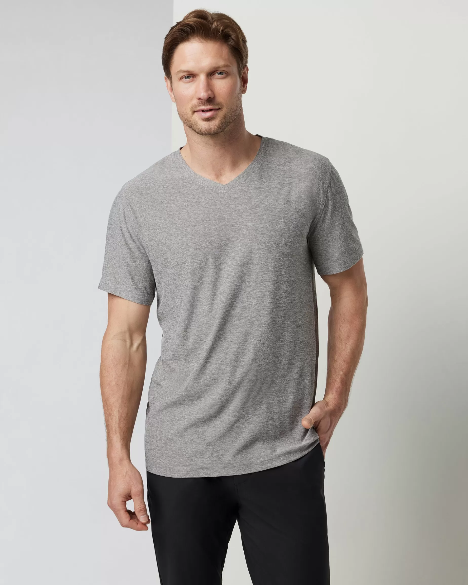 Vuori Strato Tech V-Neck HeatherGrey Fashion