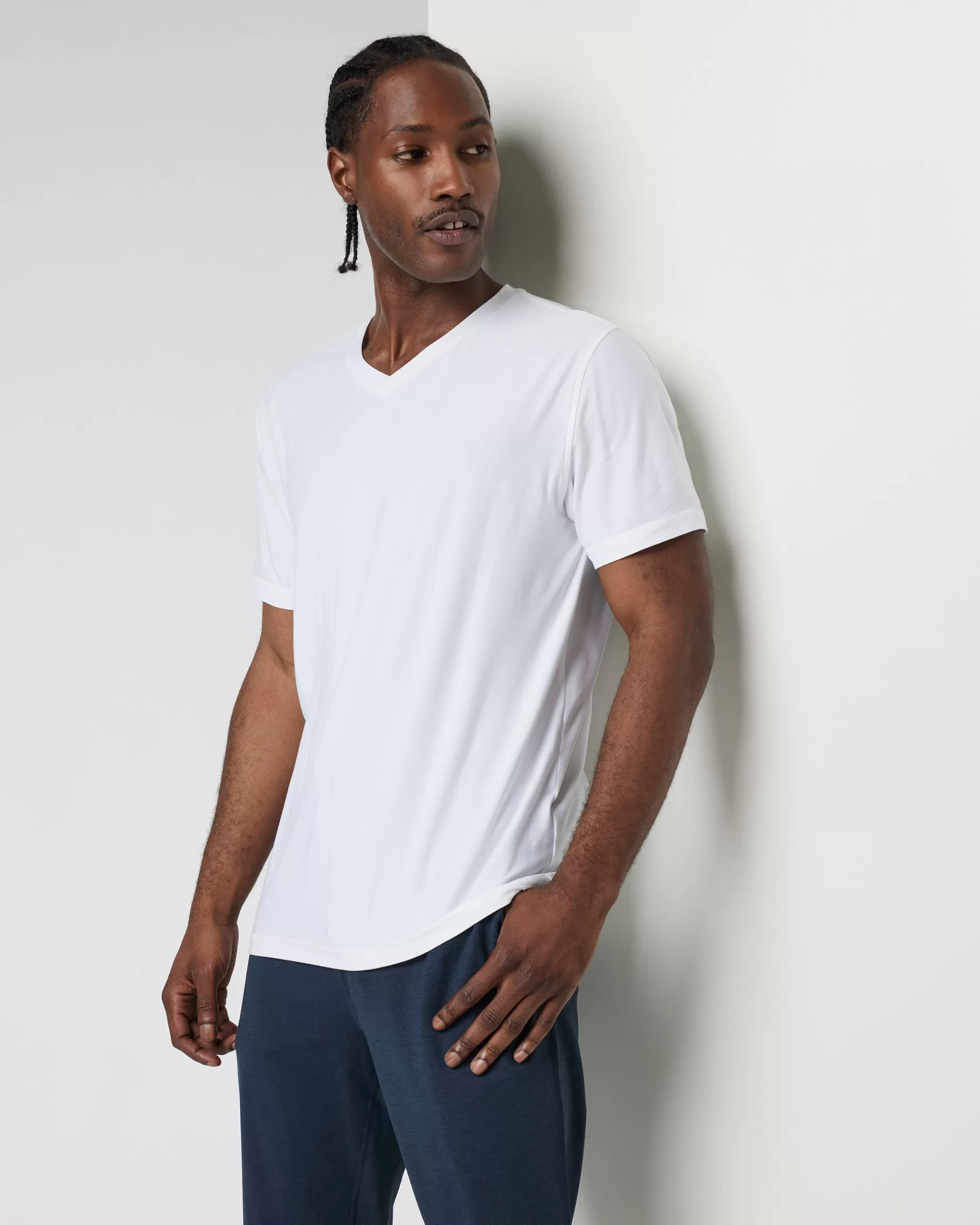 Vuori Strato Tech V-Neck White Flash Sale