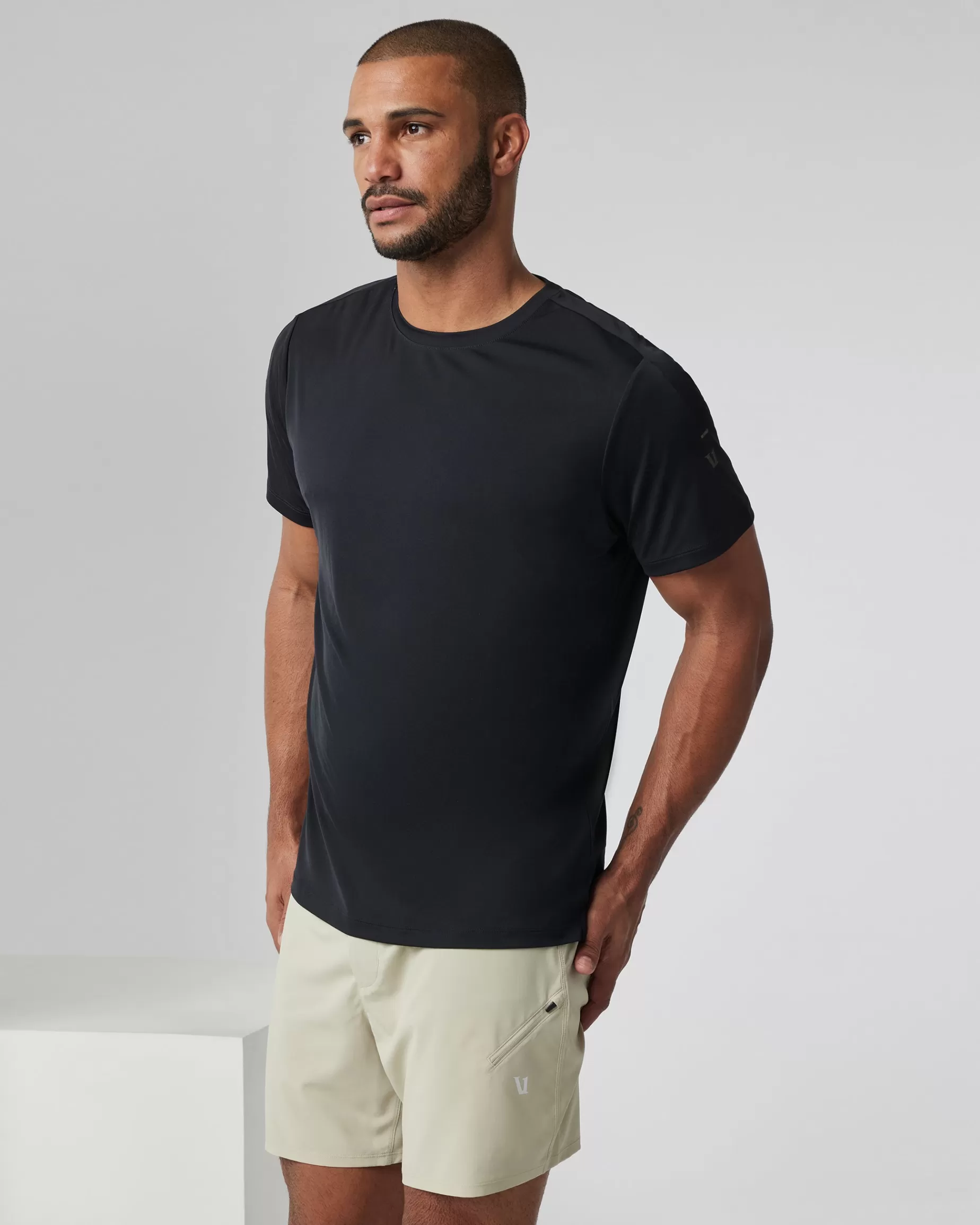 Vuori Terra Run Tee Black Fashion