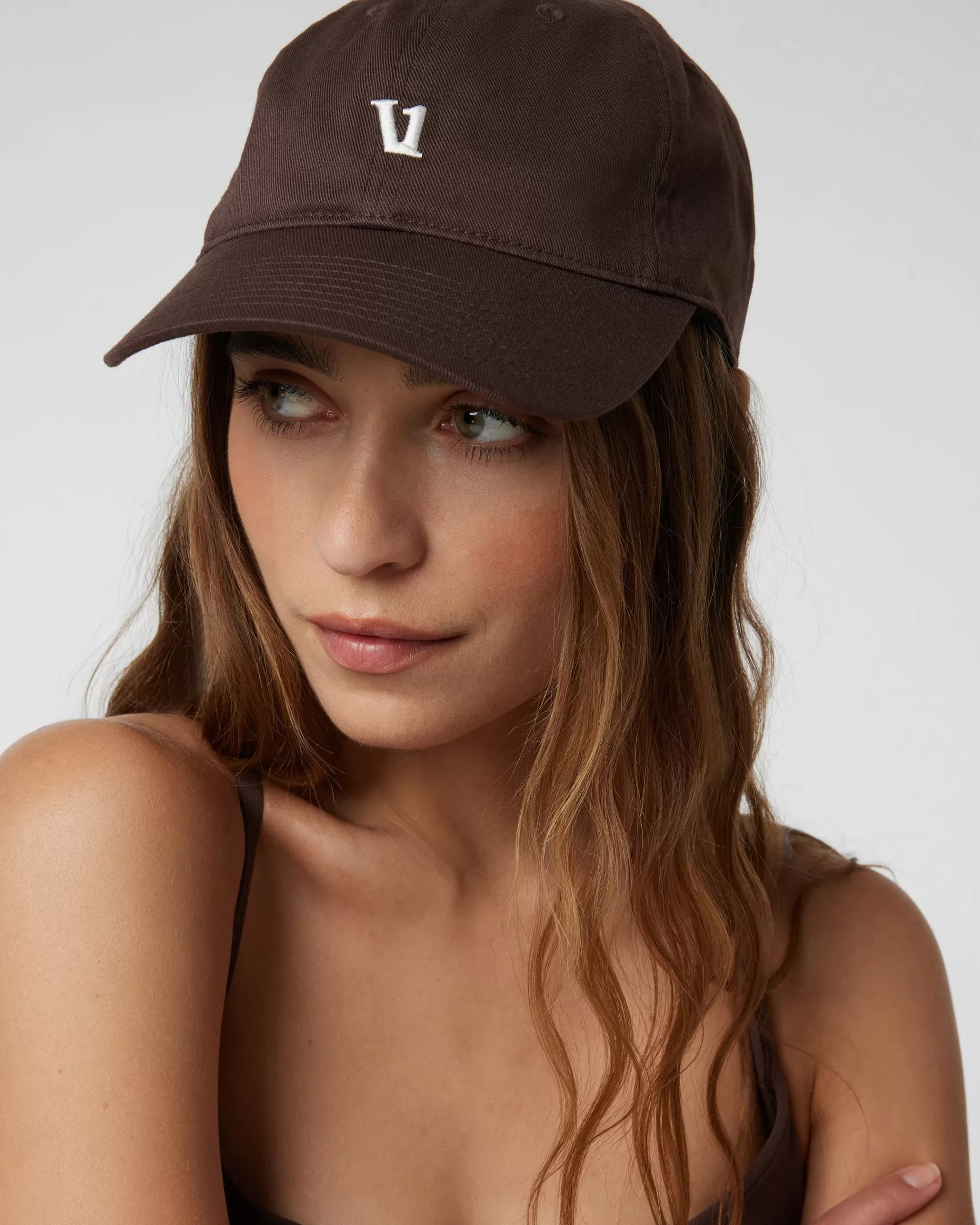 Vuori V1 Dad Hat 2.0 Clove Hot